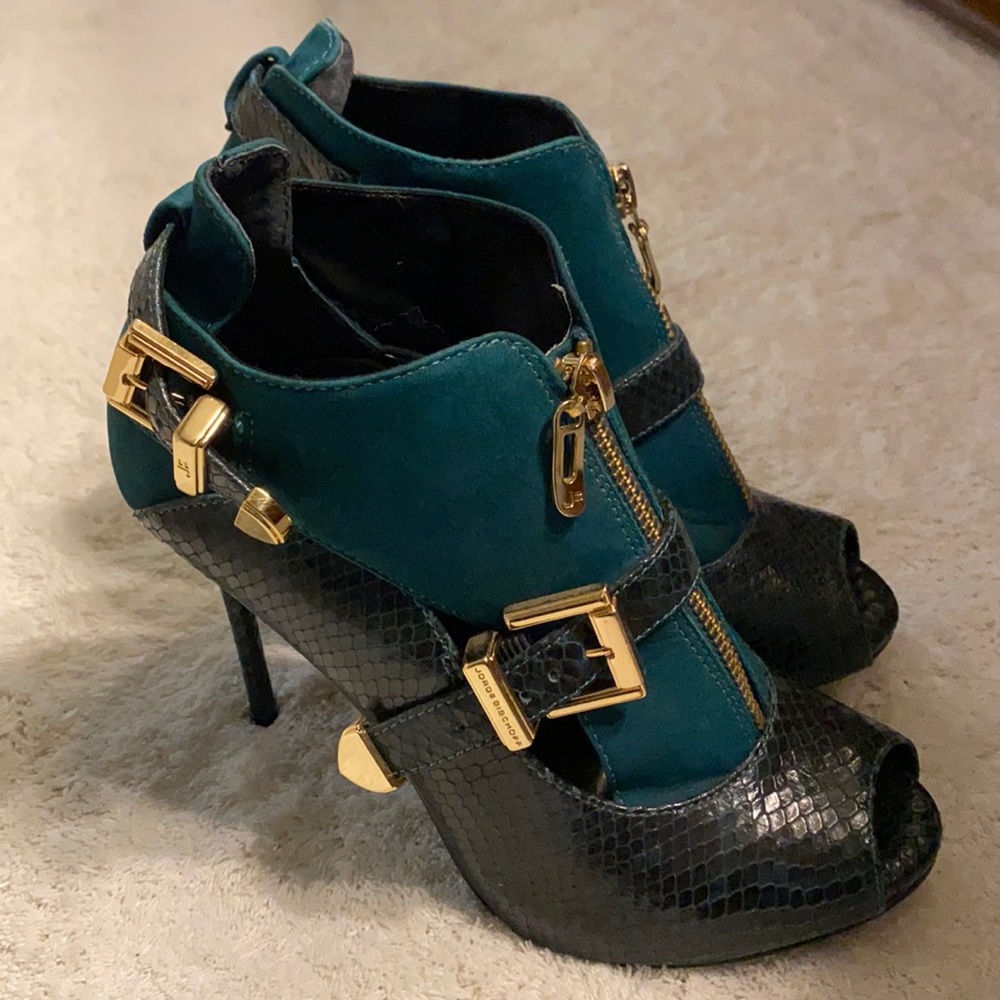 Jorge Bischoff  turquoise heels